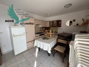 Dom 2x apartmán s garážou len 50m od mora s výhľadom na more - 13