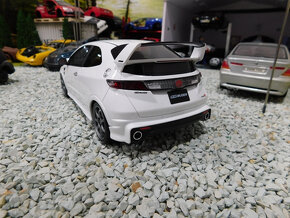 model auta Honda Civic CRX /Civic typeR FN2 Otto mobile 1:18 - 13