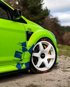 Ford Focus RS 2,5T - 13