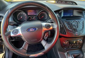 Ford Focus 2.0 ST - 13