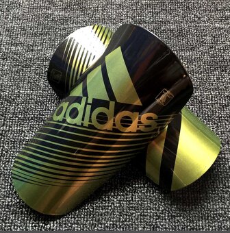 Adidas futbalové chrániče - 13