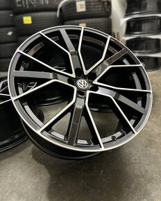 Nepoužité hliníkové disky Audisport 5x112 R22 Audi RSQ7 - 13