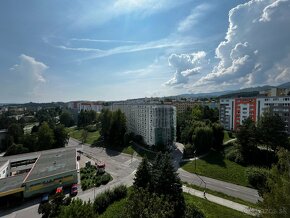 1 izbový byt + 1 loggia + 1 balkón + krásny výhľad. - 13