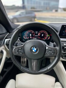 BMW M550i xDrive - 13