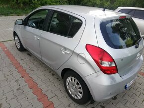 HYUNDAI i20 - 13