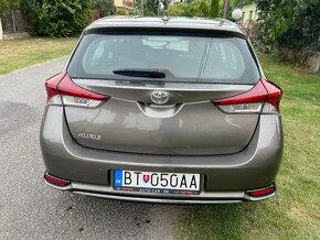 Toyota Auris 1.6 Valvematic - 13