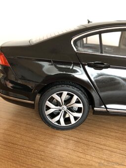 Volkswagen Passat B8 - 1:18 - 13