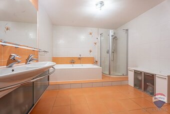 na predaj luxusný 4 izbový byt Púchov 196m2 - 13