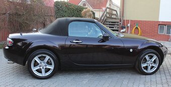 • MAZDA MX-5 1.8i, 93 kW, čierna metalíza, r.v. 2008 • - 13