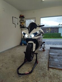 Yamaha R1 rn22 - 13