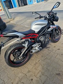 Triumph Street Triple 765 R r.v.: 2020 prvý majiteľ - 13