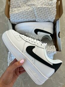 Nike air force 1 tenisky bielo čierne - 13