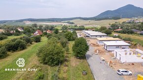 REZERVOVANÉ - Stavebný pozemok s IS na pozemku, 300 m od Pre - 13