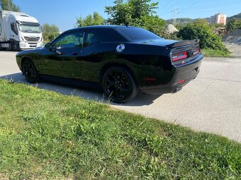 Dodge Challenger 5.7 HEMI Super Track Pack - 13