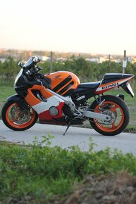 Hondu CBR 600 F4i Sport (2002) REPSOL - 13