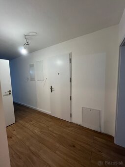 Ponúkame na prenájom dvojizbový byt/kanc. 50m2 v Starej Byst - 13