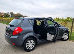 Kia Ceed 1.4 16V 77KW/105PS R.V.03/2009 - 13