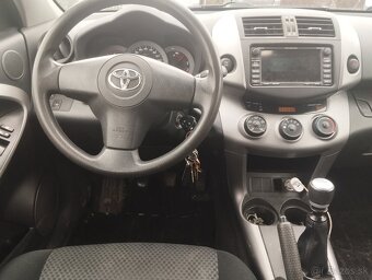 Predam toyota rav4 2.2 D-4D 4x4 - 13