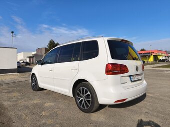 Volkswagen Touran 1.6TDI DSG - 13