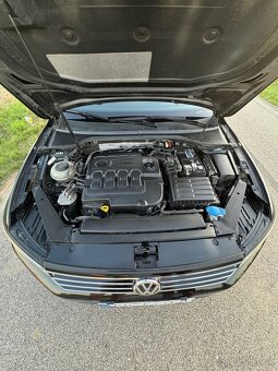 Volkswagen Passat 2.0 TDI DSG - 13