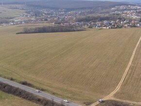 Pozemok v obci Lorinčík, len 10 minút od Košíc. - 13