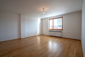 NOVINKA -7 izb. rodinný dom - 789 m² pozemok - Nemšová - 13