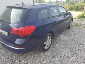 Opel Astra Sport Tourer - 13