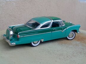 1:18 Ford Crown Victoria, De Soto Adventurer - 13