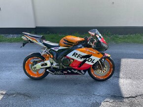 Prodám motocykl Honda CBR1000RR Repsol - 13