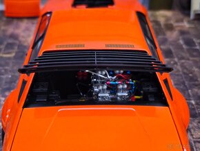 Lamborghini Urraco 1:18 Kyosho - 13