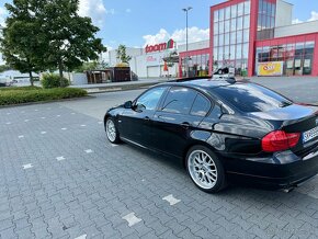 BMW E90 2.0 - 13