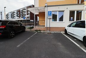 2-izb.byt, 2 balkóny, 2 veľké park. miesta rovno pred vchodo - 13