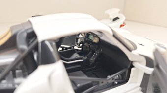 1:18 PORSCHE 911 GT1 - 13