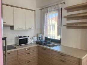 CHORVÁTSKO - Dom s 3 apartmánmi, 1. rad od mora - PRIVLAKA,  - 13