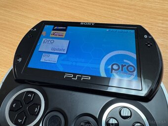 Predám PSP GO - 13