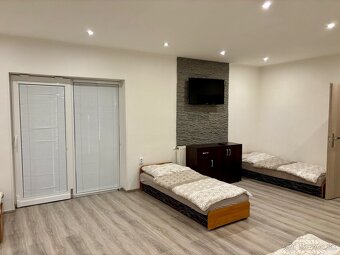 ❇️ UBYTOVANIE LEVICE CENTRUM MESTA APARTMÁN S TERASOU/DVOROM - 13