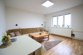 PREDAJ dom s garážou a pozem. 2342m² Chudá Lehota - 13