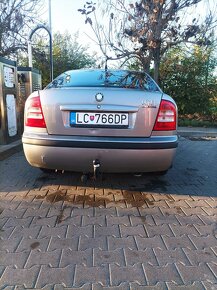 Škoda Octávia 1.6 benzín - 13