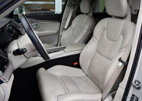 Volvo XC90 B5 AWD INSCRIPTION K360°TAŽNÉ 173 kw - 13