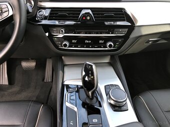 BMW 520d Touring Luxury Line - 13