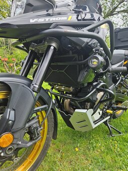 SUZUKI DL 1050 XT V-strom - 13