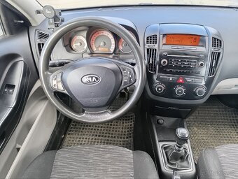 Kia Ceed - 13