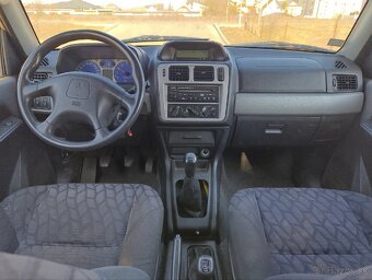 Mitsubishi Pajero 1.8 - 13