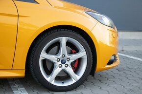 Ford Focus 2.0 EcoBoost SCTi ST R - 13