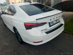 SKODA OCTAVIA 4 IV spoiler kridlo lipko na kufor - 13