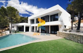 JKV REAL ponúka na predaj ELEGANTNÚ A LUXUSNÚ VILU ALTEA LA  - 13