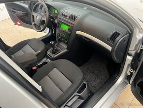 Škoda Octavia Combi 1.6 Ambiente - 13