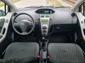 Toyota Yaris 1.3 VVT-I Summer Cool - 13