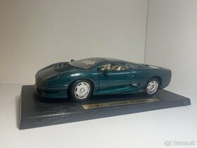 Predám Jaguár XJ220 1:18 - 13