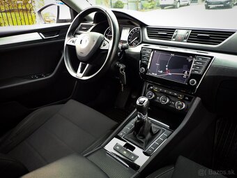 ŠKODA SUPERB COMBI 2.0TDI 110kW - MATRIX, NAVI, ŤAŽNE - 13